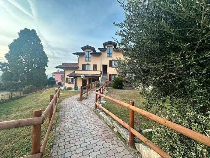 Appartamento trilocale in affitto in via monviso, Centro, Taino