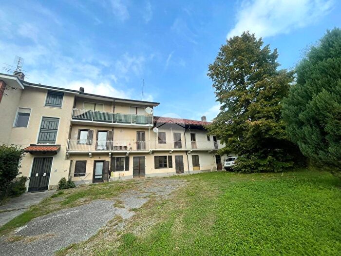 Appartamento trilocale in vendita in Via Castello, Fiano