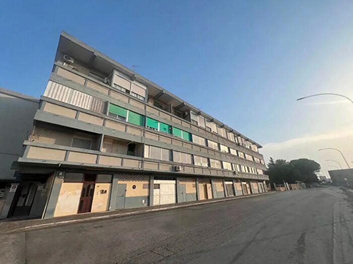 Appartamento trilocale in vendita in Via Evangelista Torricelli, Brindisi