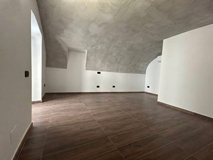 Appartamento monolocale in affitto in Via San Mandato, Piazza Canneto Salvator Rosa, Napoli