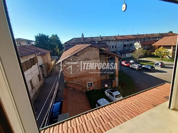 Appartamento trilocale in vendita in Via Caravaggio, Cesate