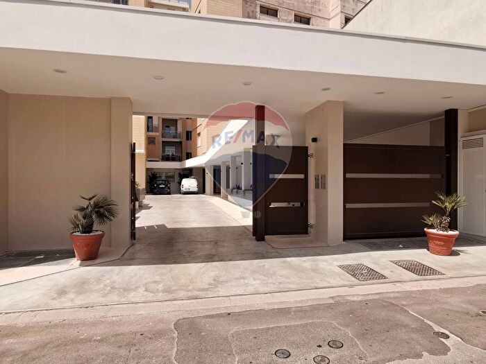 Appartamento con 5 locali in vendita in Via Giovanni Pascoli, Galatina