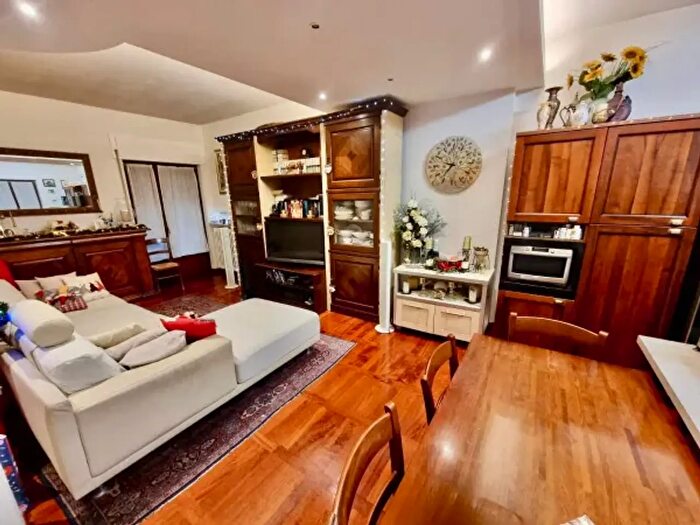 Appartamento quadrilocale in vendita in Via Maddalena, Piacenza