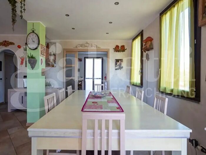 Appartamento con 5 locali in vendita in Via Maddalena Snc, Lurago D'Erba
