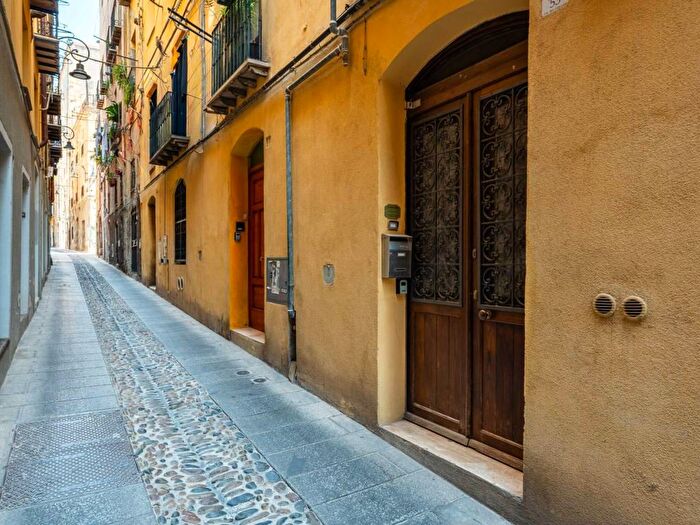 Appartamento bilocale in affitto in Via dei Genovesi, Castello, Cagliari