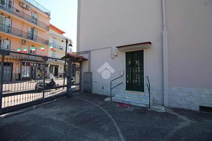 Appartamento trilocale in vendita in Via Rossi, Volla