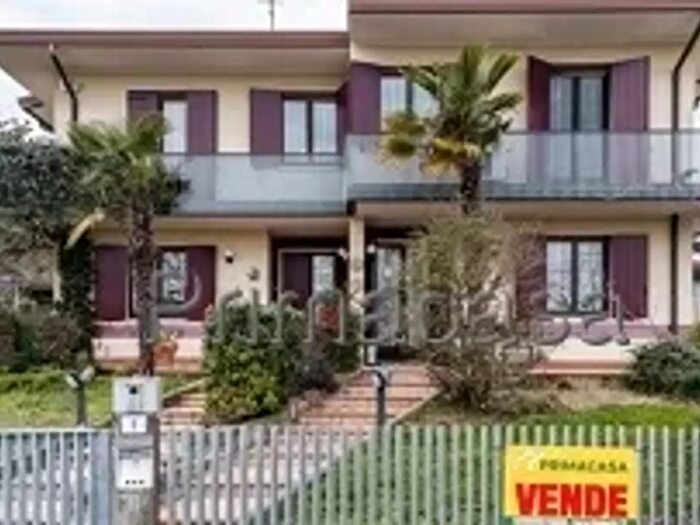 Casa con 8 locali in vendita in Via del Bersagliere, Albaredo DAdige