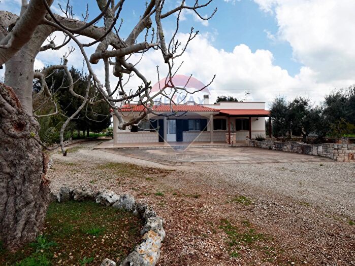 Casa con 5 locali in vendita in Contrada Bonelli, Noci