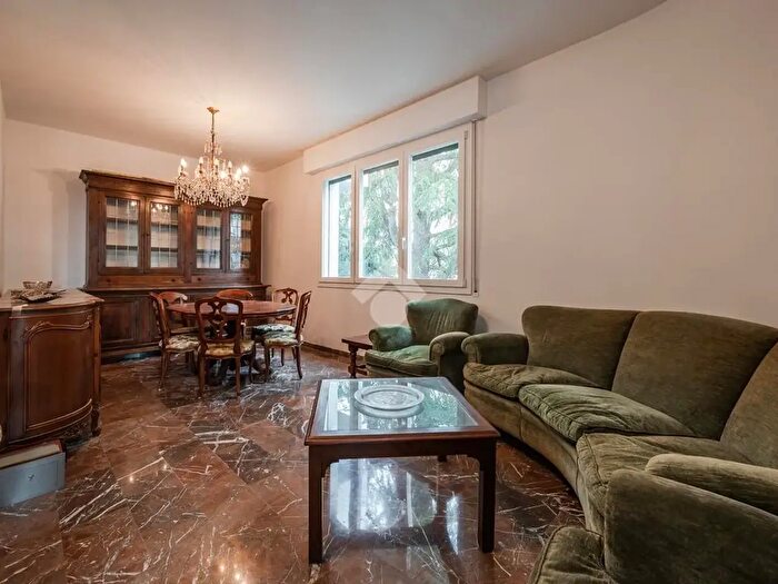 Appartamento con 5 locali in vendita in Via Alceste De Ambris, Bologna