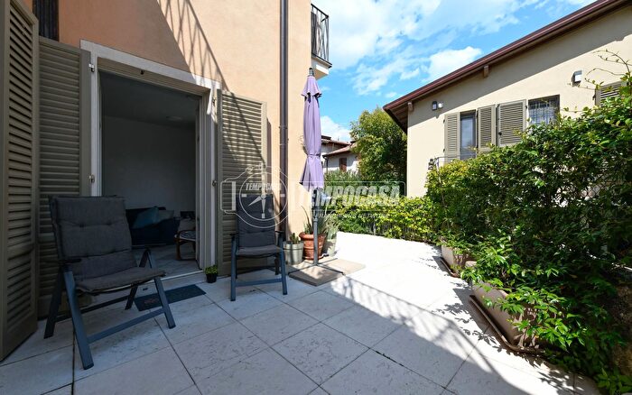 Appartamento trilocale in vendita in Via Giuseppe Garibaldi, San Felice Del Benaco