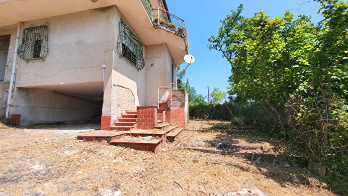 Casa con 8 locali in vendita in Via Cerasuolo, Roccabascerana