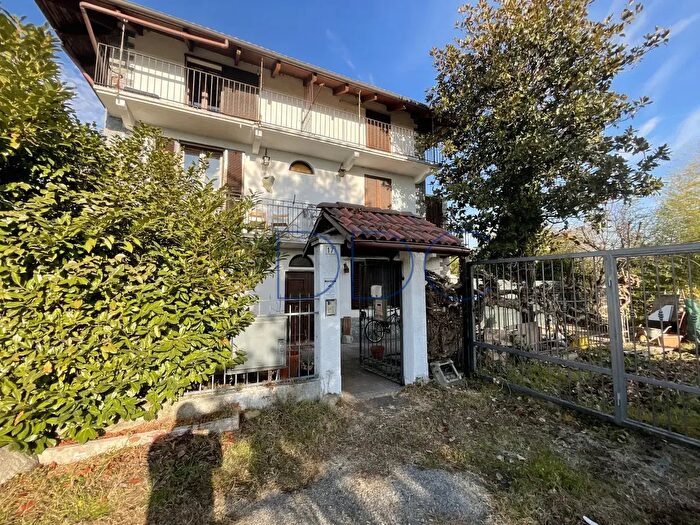 Appartamento con 6 locali in vendita in Via Galileo Ferraris, Rivarolo Canavese