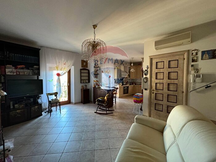 Appartamento con 6 locali in vendita in Vico Ricci, Lanciano