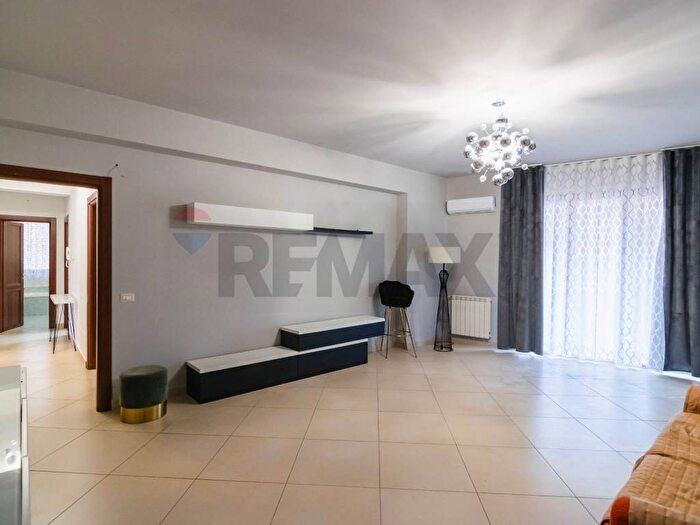 Appartamento quadrilocale in affitto in VIA JOHN FITZGERALD KENNEDY, San Cosmo Corso Italia Piazza Dante, Acireale