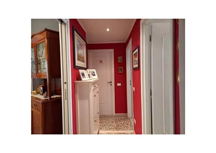 Appartamento con 5 locali in vendita in Via della Stazione del Lido, Roma