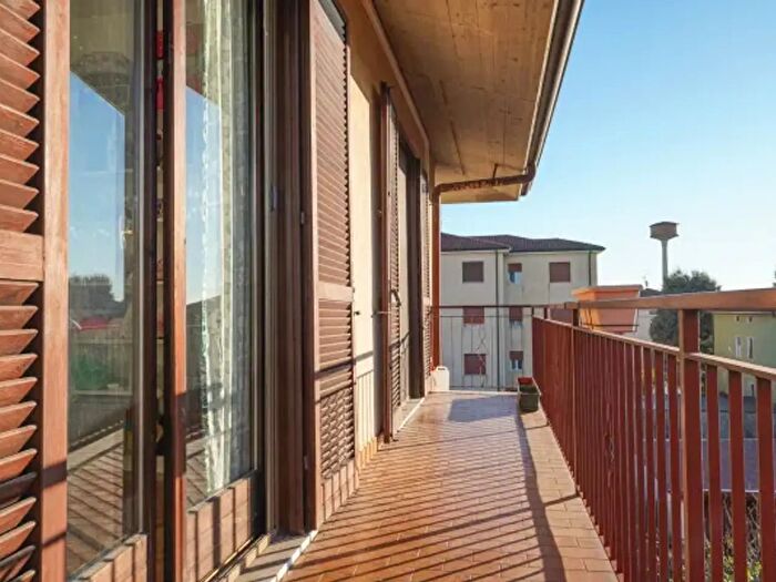 Appartamento trilocale in vendita in Via Zenoni, Boltiere