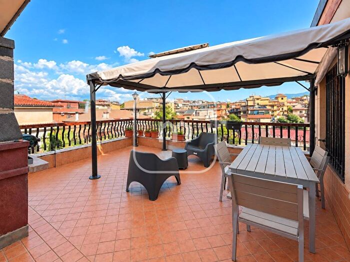 Appartamento con 5 locali in vendita in Via Alì, Borghesiana, Roma