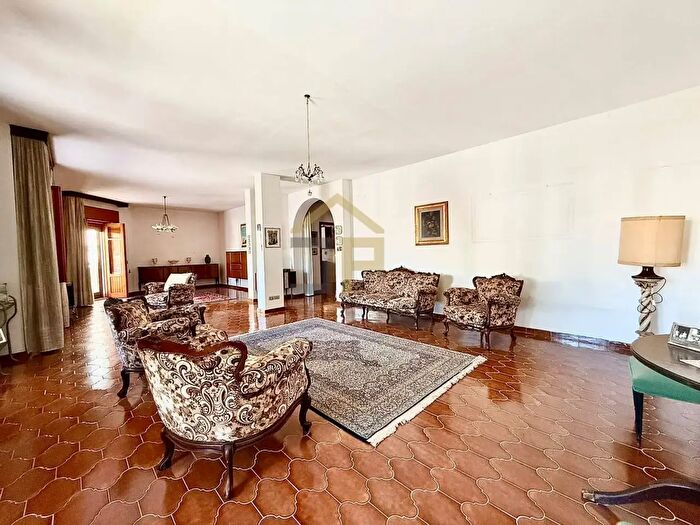 Appartamento con 8 locali in vendita in Via Trapani, Isola Delle Femmine