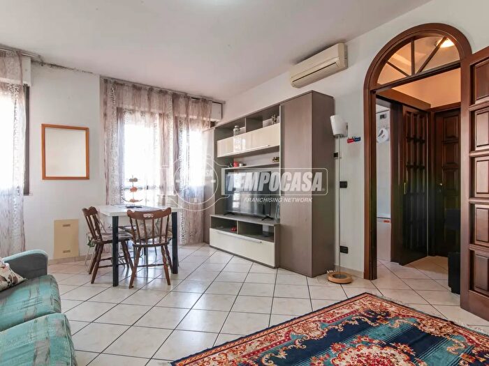 Appartamento trilocale in vendita in Corso Sempione a, Olgiate Olona