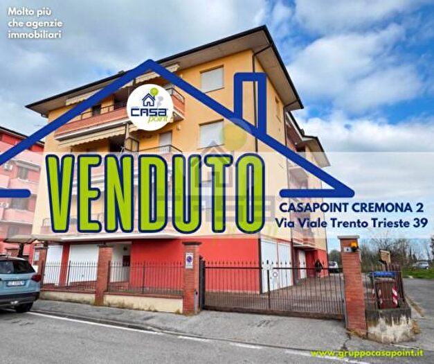 Appartamento trilocale in vendita in Via Casella N°, Cremona