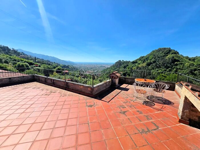 Casa con 6 locali in vendita in Strettoia, Pietrasanta