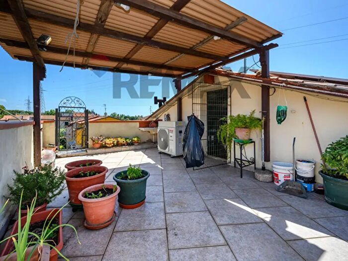 Appartamento con 5 locali in vendita in Via Vecchia del Picchianti, Livorno