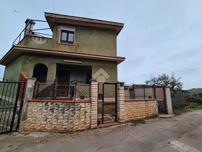 Casa quadrilocale in vendita in Via Eva Peron, Monreale