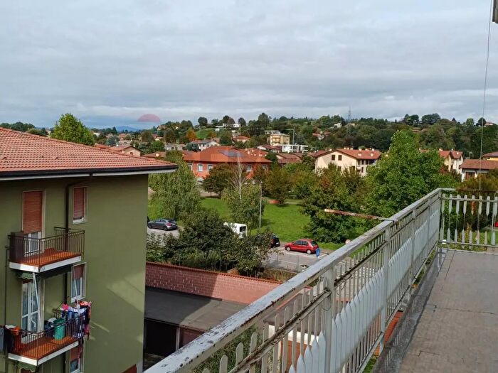 Appartamento trilocale in vendita in Robbiate