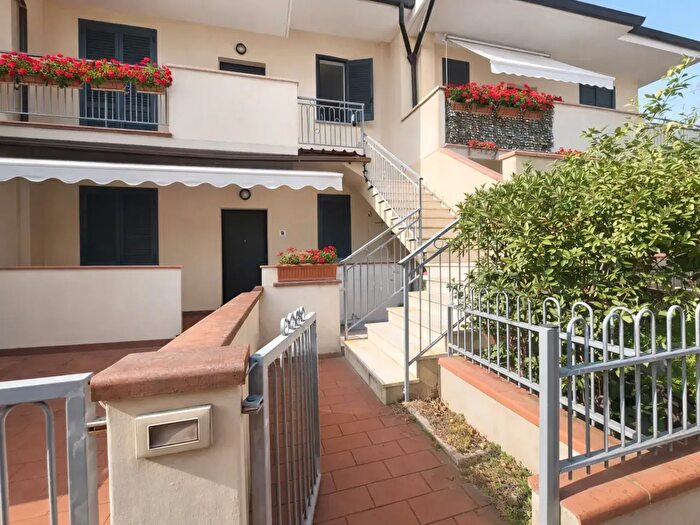 Appartamento con 5 locali in vendita in Santa Croce SullArno