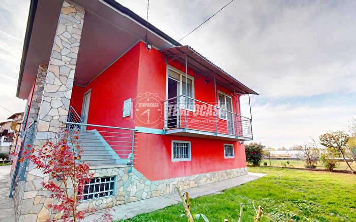 Casa con 5 locali in vendita in Strada Falchetto, Bra