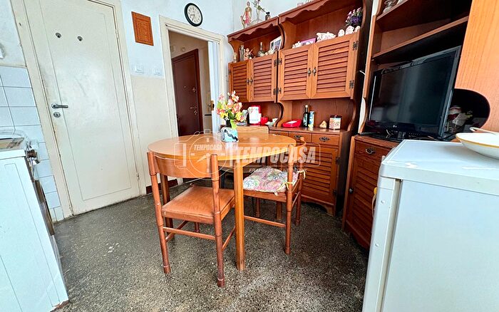 Appartamento trilocale in vendita in Via Santa Maria della Costa, Genova