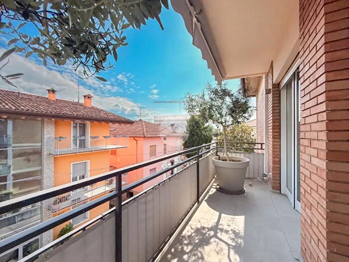 Appartamento trilocale in vendita in Via Ferdinando Magellano, Bardolino