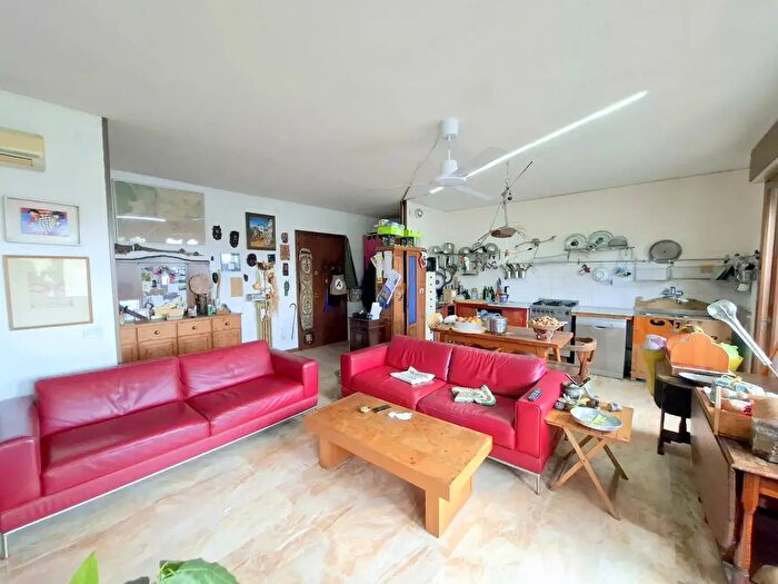 Appartamento quadrilocale in vendita in Via Giovanni Calfurnio, Padova