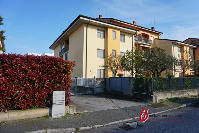 Appartamento trilocale in vendita in Via Gozzetti, Isola Della Scala