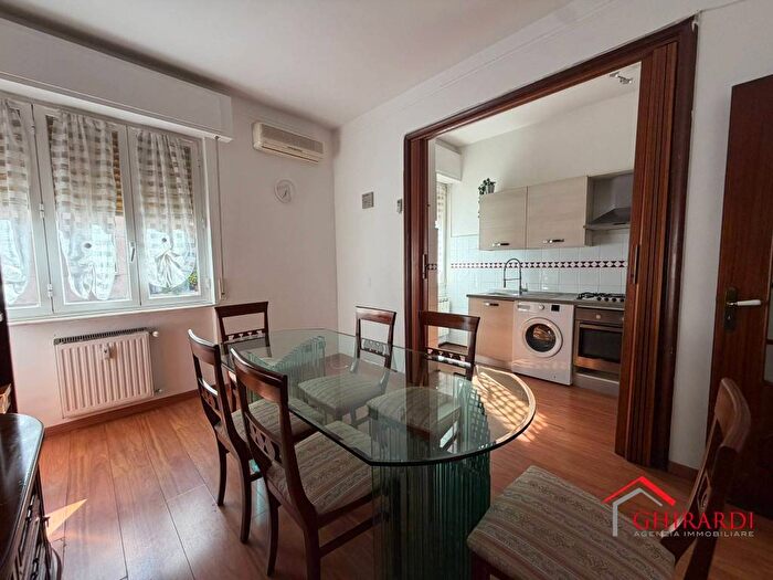 Appartamento con 5 locali in affitto in Via Nino Ronco, Sampierdarena, Genova