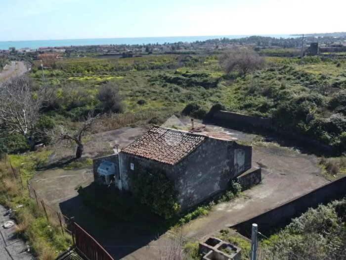 Casa quadrilocale in vendita in Via Pietralonga, Mascali