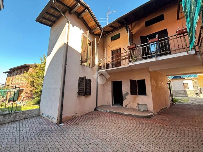 Casa trilocale in vendita in Via Libertà, Divignano