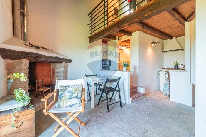 Appartamento bilocale in vendita in Ischia Di Castro