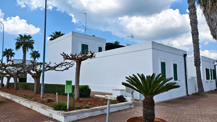 Casa con 6 locali in vendita in Via Torre Lapillo, Porto Cesareo