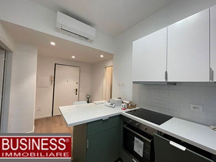 Appartamento bilocale in affitto in Via Saint Bon, Inganni, Milano