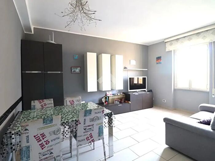 Appartamento trilocale in vendita in Via degli Oleandri, Terni