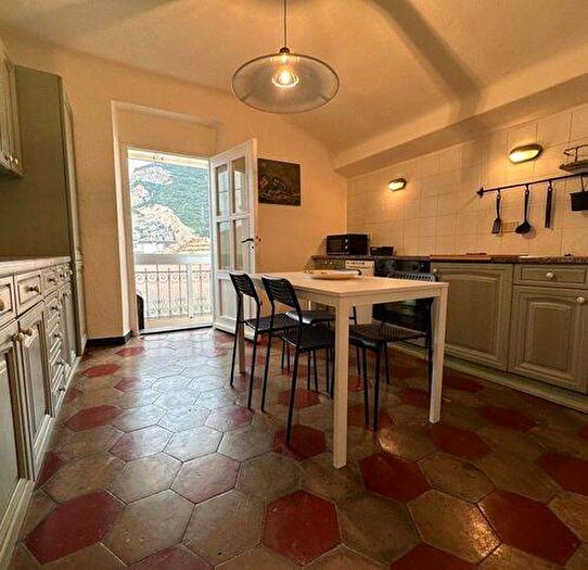 Casa con 5 locali in affitto in Via Concezione, Centro, Finale Ligure