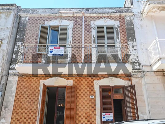 Appartamento quadrilocale in vendita in Via Martiri delle Ardeatine, Solarino
