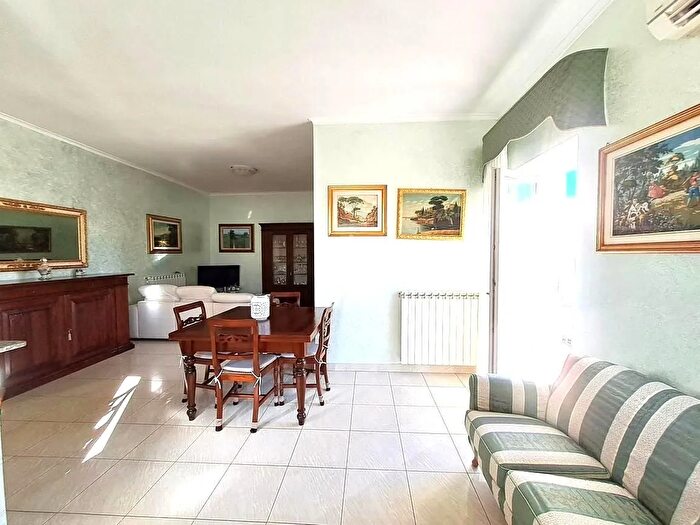 Appartamento quadrilocale in vendita in Via Don Aurelio Moriggi, Calcata