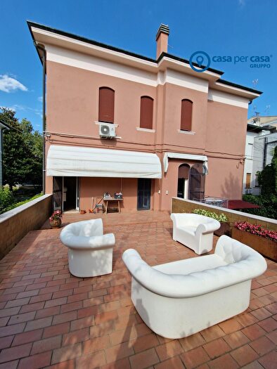 Casa con 6 locali in vendita in Piazzale Lionello Caffaratti, Rovigo