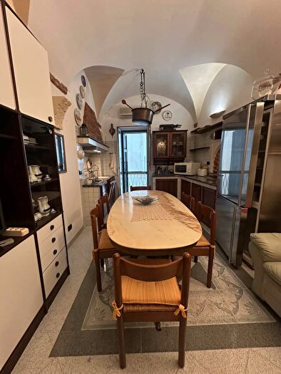 Appartamento trilocale in affitto in Noli Savona Sv, Noli