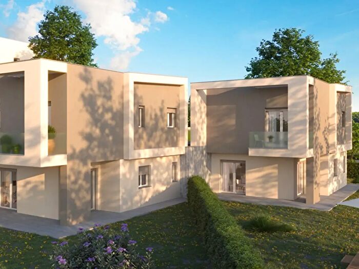 Casa quadrilocale in vendita in Via Don Guido Franzoni, San Giovanni In Persiceto