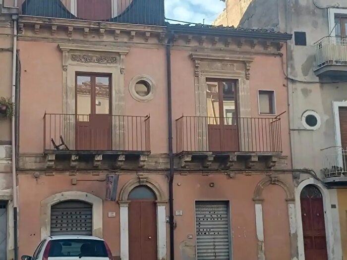 Casa con 5 locali in vendita in Via Emanuele Filiberto, Francofonte