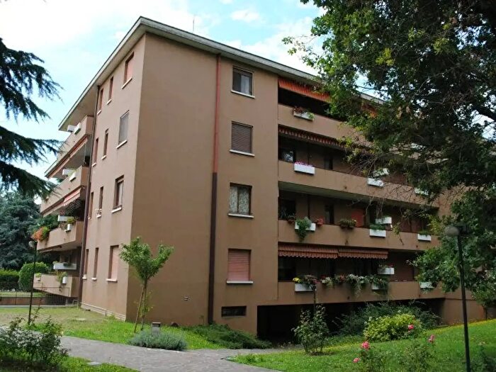 Appartamento quadrilocale in affitto in Via IV Novembre, Vimercate