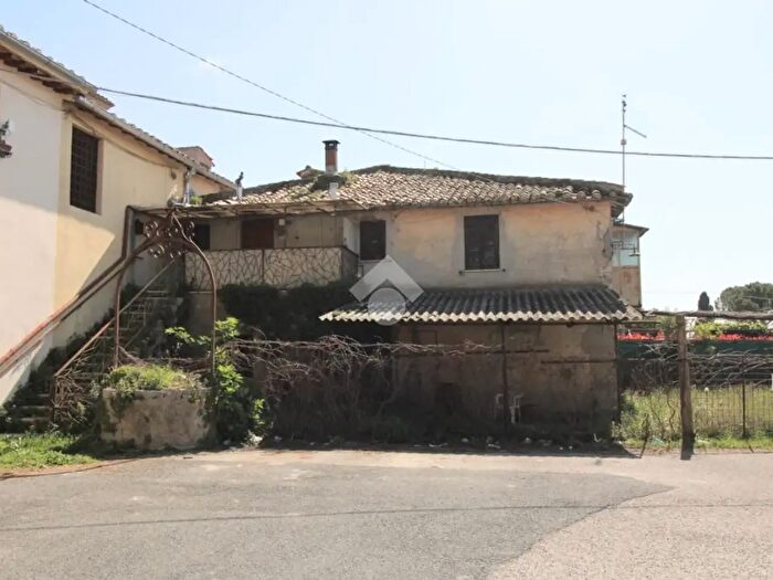Casa con 5 locali in vendita in Via Casenuove Granari, Montopoli Di Sabina